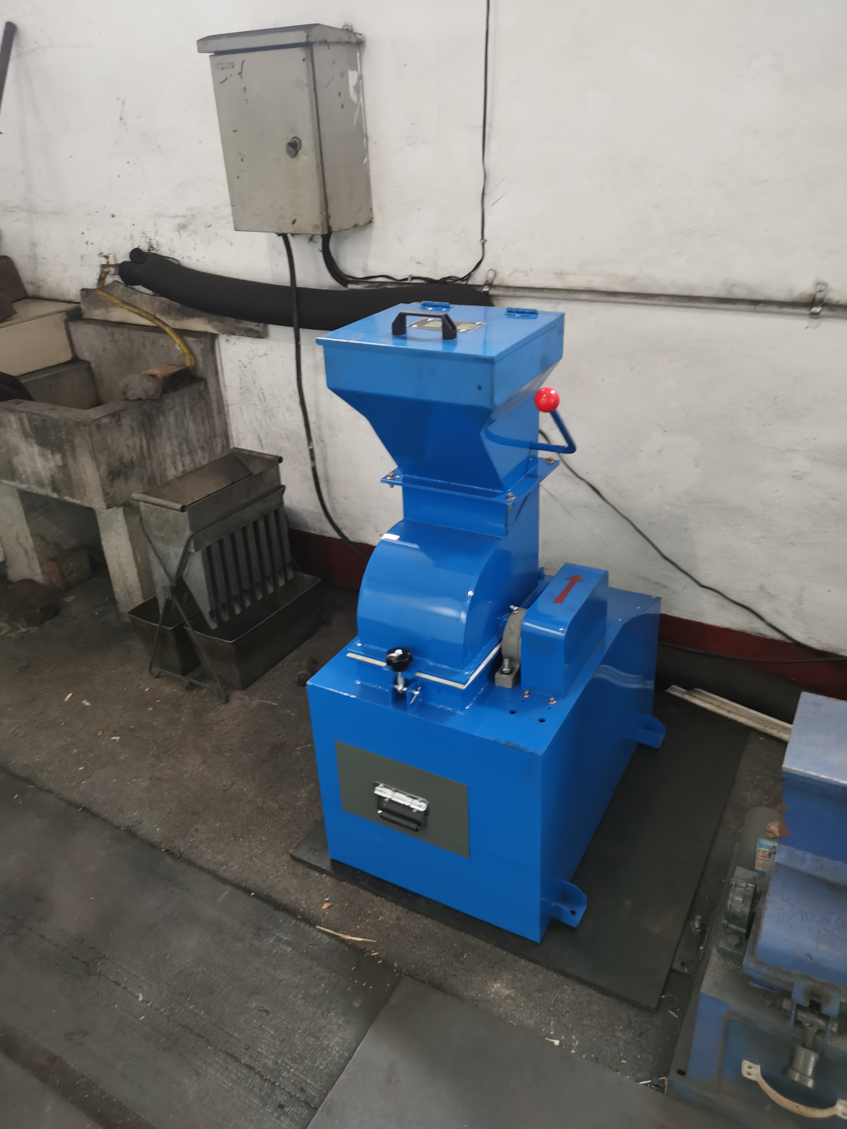 全密封锤式破碎机的使用注意事项